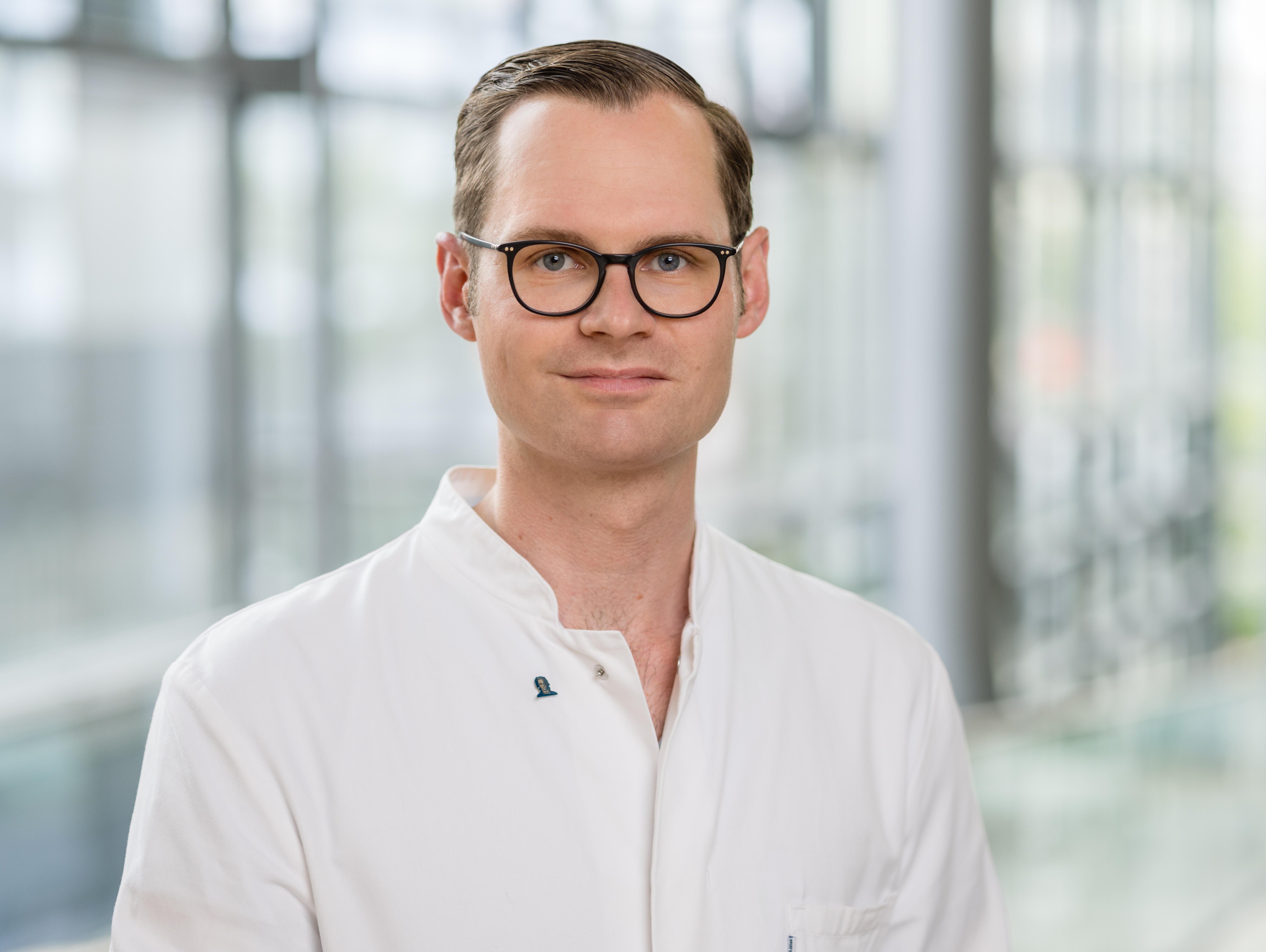 Dr. med. Florian Hecker